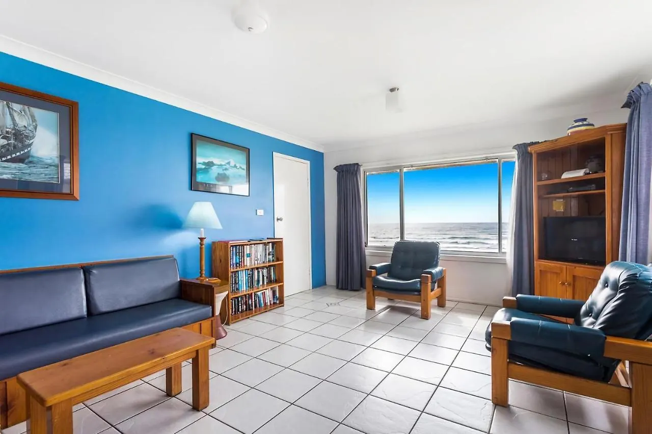 Absolute Beachfront Apartments 3T Lennox Head